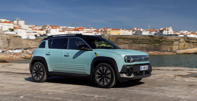 Renault 4 E-tech electric: Kompaktno i svestrano električno vozilo